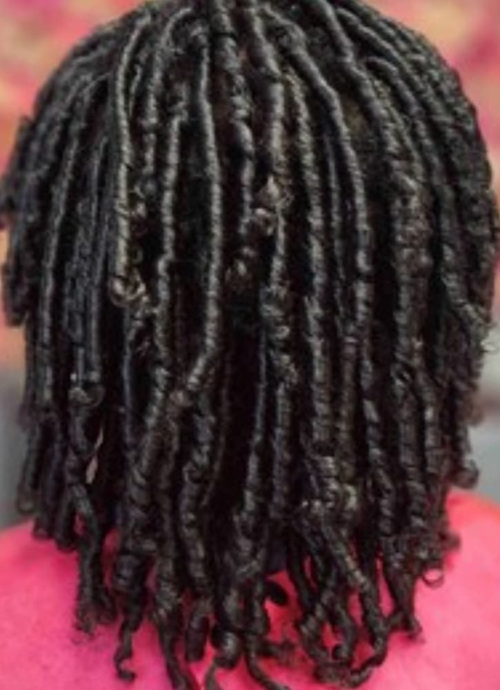 Comb twists with consistent definition across the style