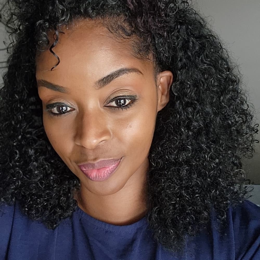 Wash-and-go curls with definition and natural volume